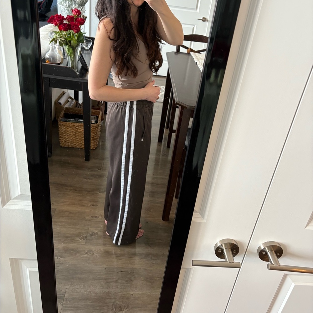 Athleta workout set (pants, tank, long sleeve) XS - Picture 2 of 8